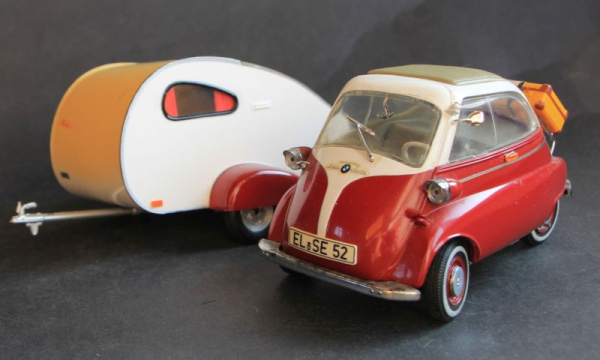 Revell BMW Isetta Caravanteam 1959 DieCast Model (9190)